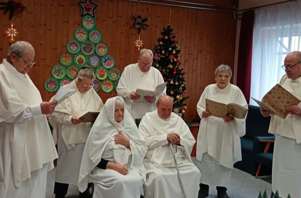 Adventi várakozás – decemberi pillanatok klubjainkban hír nézőképe - kis méret