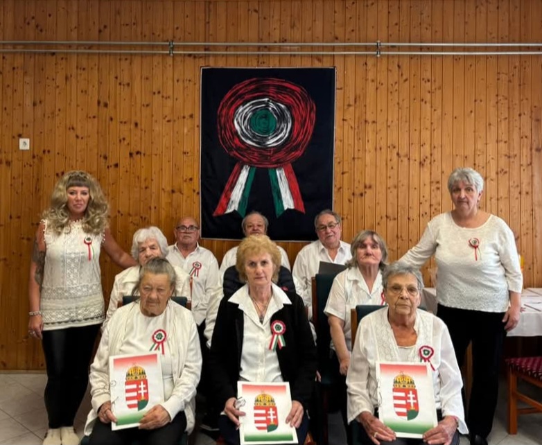 Nemzeti ünnep a Szigetvári Utcai Idősek Klubjában hír nézőképe - kis méret