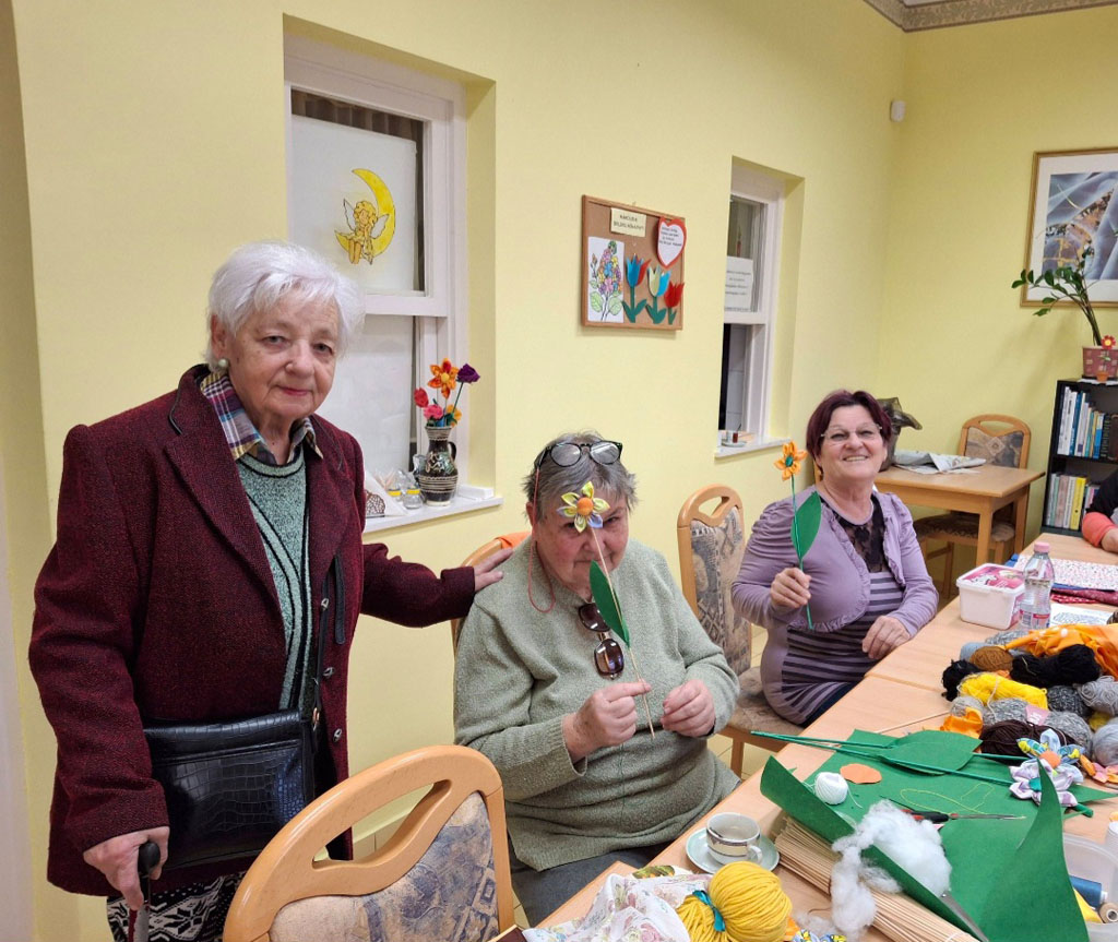 Áprilisban a Toponári Idősek Klubja programjai a kreatív és kulturális tevékenységekre épültek. hír nézőképe - kis méret