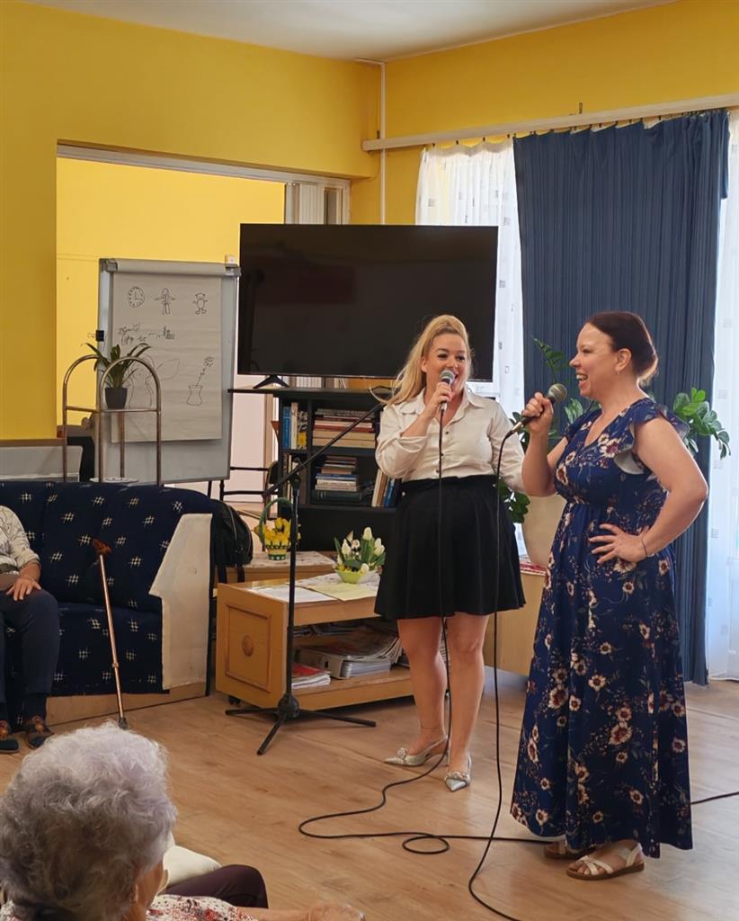 Nyári dallamok a Liget Idősek Otthonában