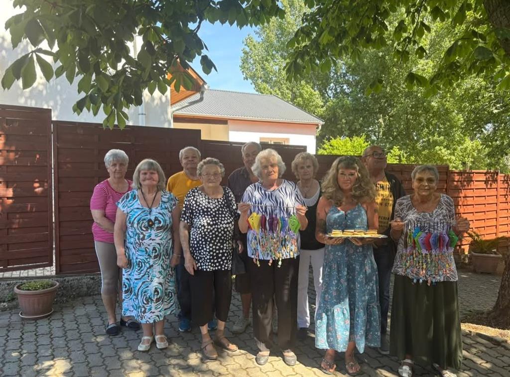 Gyermeknapi meglepetés a Szigetvári Utcai Idősek Klubjában