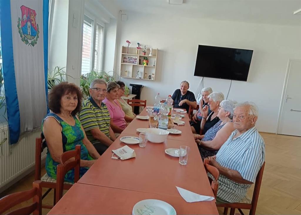 Közösségi programok a Sántosi Idősek Klubjában