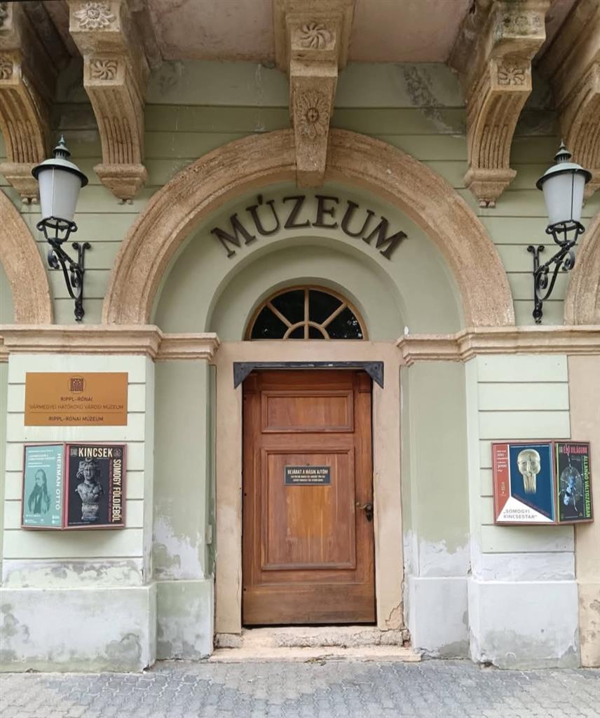 Múzeumlátogatás a Sántosi Idősek Klubjával
