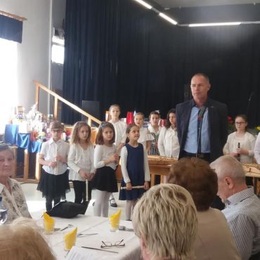 Borhi Zsombor alpolgármester úr köszöntőt mond. Borhi Zsombor alpolgármester úr köszönti a jelenlévő