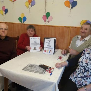 A Toponári Klub több tagja is sikeres volt a versenyen. A keresztrejtvény verseny komolysága ellenére eredményesen és vidáman telt.