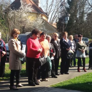 Koszorúzás A toponári városrészt szépítők rendszeresen összegyűlnek, koszorúznak és az elmúlt évet összegzik