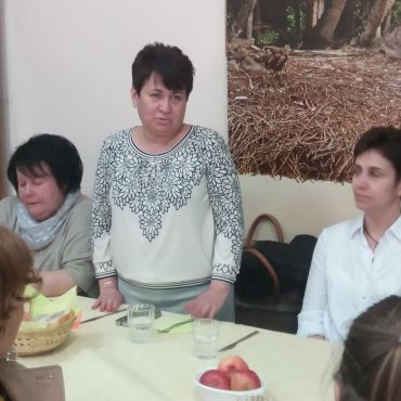 Battyányi Beáta civil és roma referens az egyesület gyűlésén. Toponárt Szépítők Egyesülete beszámoló