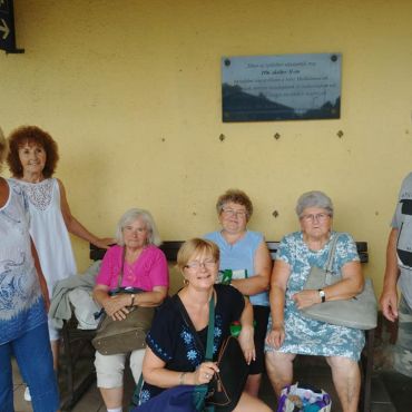 Sántosi klubtagok kirándulása A sántosi klubtagok kirándulás közben.