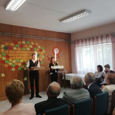 A Szigetvári Utcai Idősek Klubja 30. és a Kaposvári Szociális Központ fennállásának 40. évfordulóját is ünnepeltük a megnyitón. A Szigetvári Utcai Idősek Klubja 30. és a Kaposvári Szociális Központ fennállásának 40. évfordulóját is ünnepeltük a megnyitón.